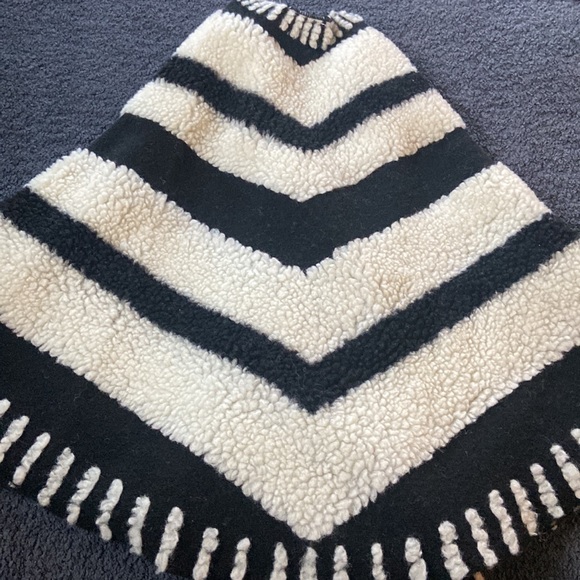 Maeve for Anthropology Cape - Picture 6 of 6